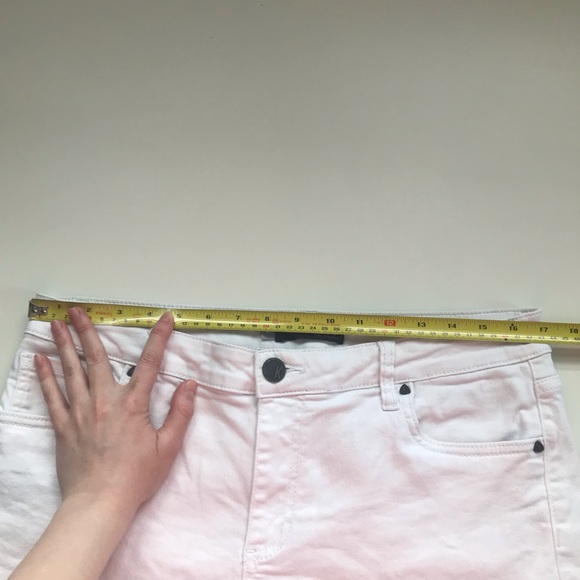 12 L KUT from the cloth white jean denim shorts - Picture 11 of 15